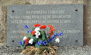 Plaque commémorative de la bataille du col de Dukla.