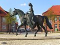 Reiterstandbild von Prinzessin Alexandrine von Preußen im Damensitz auf dem Alexandrinenplatz in Ludwigslust, 2003