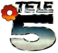 Logo de Tele 5, présenté au concours public pour l'obtention d'une licence de télévision[1], et des tests de diffusion qui ont eu lieu du 10 mars 1989 au 3 mars 1990