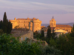 Schloss und Kirche von Gordes