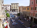 Il concerto filarmonico Enrico Ugolini in parata alla fine di Corso Trieste verso piazza Giacomo Matteotti.