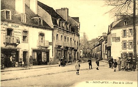 La place de la Liberté et le Grand Bazar (vers 1910).