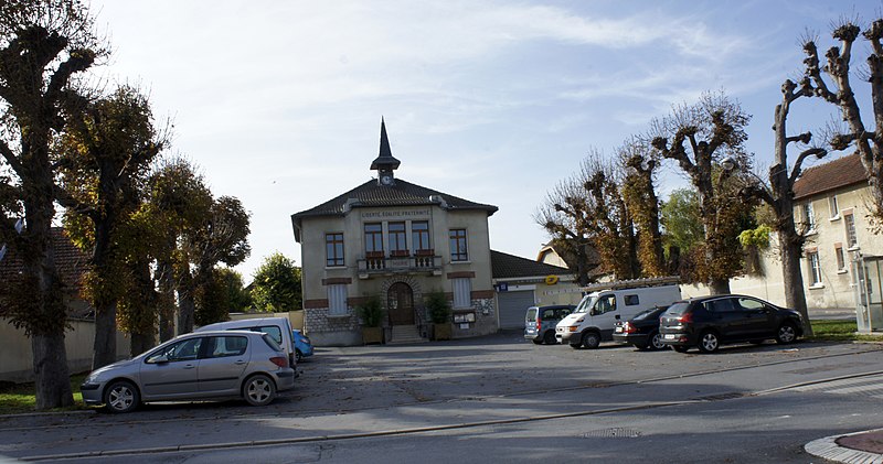 File:Mairie Taissy 7028.JPG