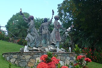 Three Queens Fountain, Blackbeard's Castle