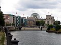 der Reichstag und das Hauptstadtstudio der ARD