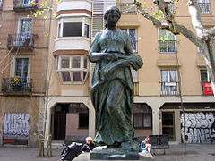 Fonte de Rut (1949), de Josep Maria Camps i Arnau, plaza de la Virreina.