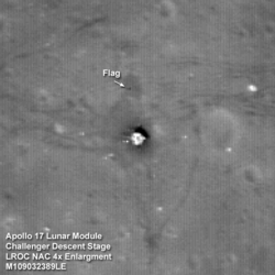 Site d'alunissage d'Apollo 17, photographié par la sonde LRO le 15 septembre 2009, d'une altitude de 50 km.