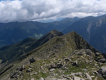 die nahen Gipfel Mut- und Matatzspitze im Massif