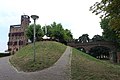 De Belvédère te Nijmegen. Het monument staat binnen een ander rijksmonument dat vanwege archeologie is beschermd