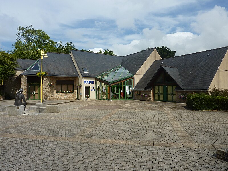 File:La Forest-Landerneau La mairie.jpg