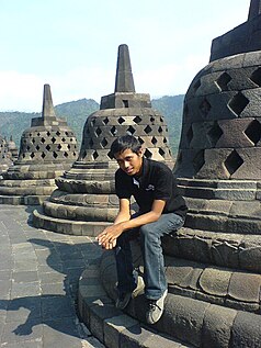 Saya dan Borobudur, salah satu icon Indonesia