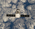 SpX-3 Dragon approaches ISS.