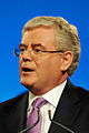 Eamon Gilmore op 17 april 2010 geboren op 24 april 1955