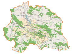 Mapa konturowa gminy Lwówek Śląski, w centrum znajduje się punkt z opisem „Fontanna Sukienników”