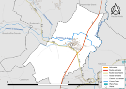 Carte en couleur présentant le réseau hydrographique de la commune