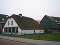 Boerderij met hooischuur aan het Staatsspoor 1 te Houten in Nederland (rijksmonument)