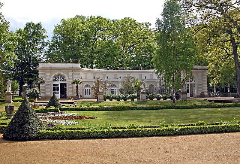 File:20150508535DR Wiepersdorf (Niederer Fläming) Schloß Orangerie.jpg