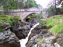 Linn of Dee längs River Dee nära Braemar. Linn är lågskotska för vattenfall.