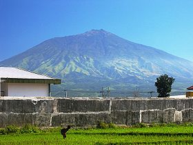 L'Arjuno-Welirang vu depuis la ville de Singosari.