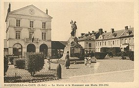 La mairie et le monument aux morts.