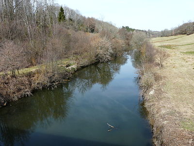 Die Auvézère flussaufwärts der D 75