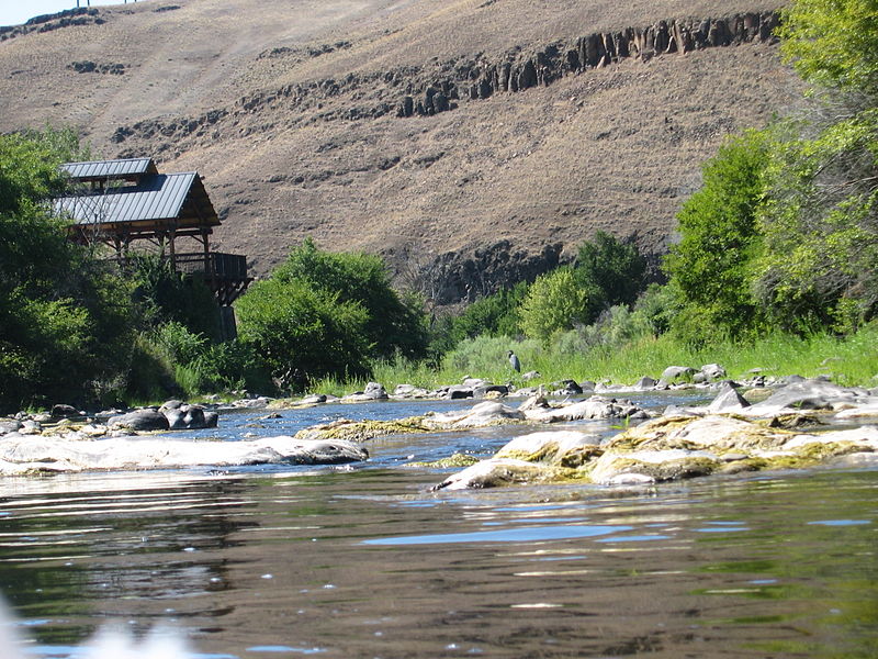 File:Umatilla River at Pendleton.JPG