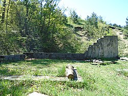 Nagy-szénási turistaház emlékfal