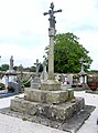 Enclos paroissial de l'église Saint-Germain : le calvaire du cimetière, vue d'ensemble