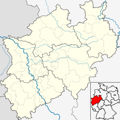 Mapa konturowa Nadrenii Północnej-Westfalii, blisko centrum na lewo znajduje się punkt z opisem „Parkstadion”