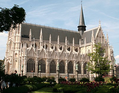 Igreja Gótica de Nossa Senhora Abençoada do Sablon em Bruxelas (século XV)