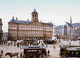 De Dam met paardentrams omstreeks 1900.