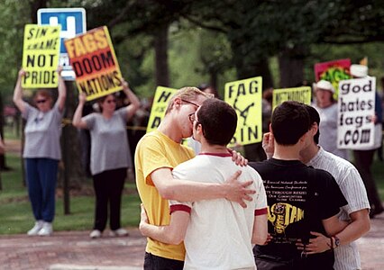 Besada organitzada contra les protestes contra els homosexuals organitzades el 2010 a la ciutat estatunidenca d'Oberlin (Ohio)