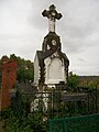 Monument en marbre blanc pour le souvenir de Jean Marie Abadie.