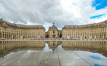 Place de la Bourse v Bordeauxu, Ange-Jacques Gabriel (1730–1775)