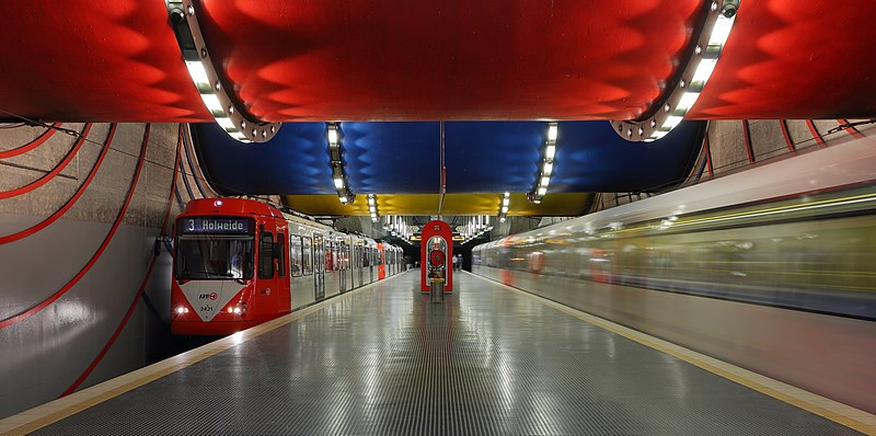 File:Station Äußere Kanalstraße.JPG