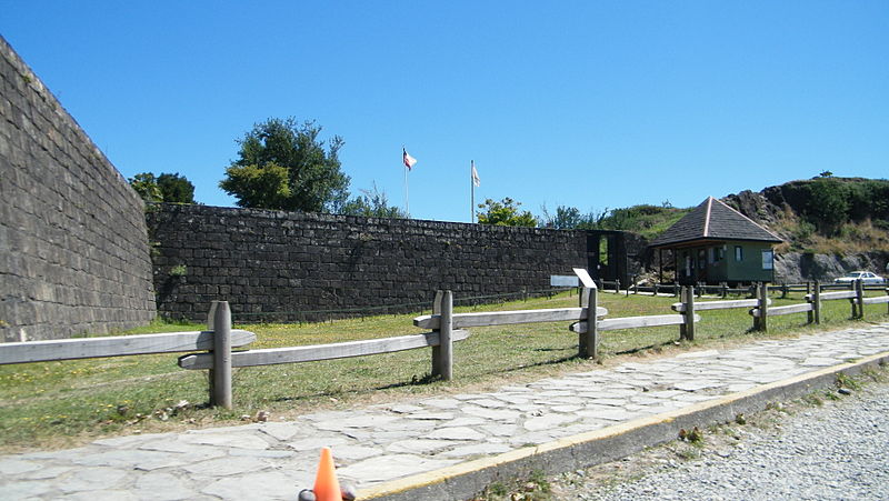 File:Castillo de Niebla, entrada.JPG