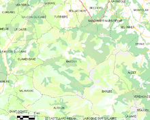 Carte élémentaire montrant les limites de la commune, les communes voisines, les zones de végétation et les routes