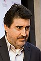 Alfred Molina interpreta il dottor Harding Hooten