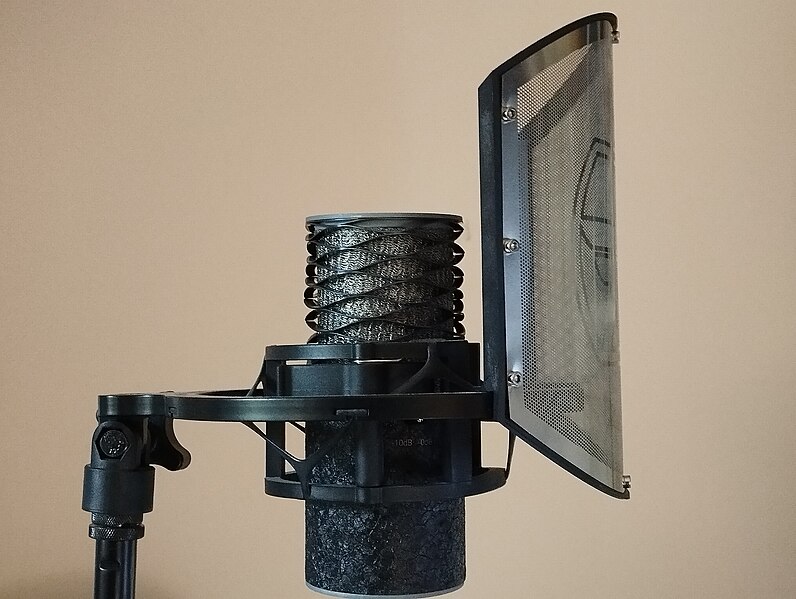 File:Aston Origin large diaphragm condenser microphone.jpg