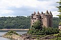 Il castello di Val e il lago di Bort-les-Orgues