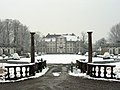 Le château et son portique d'entrée