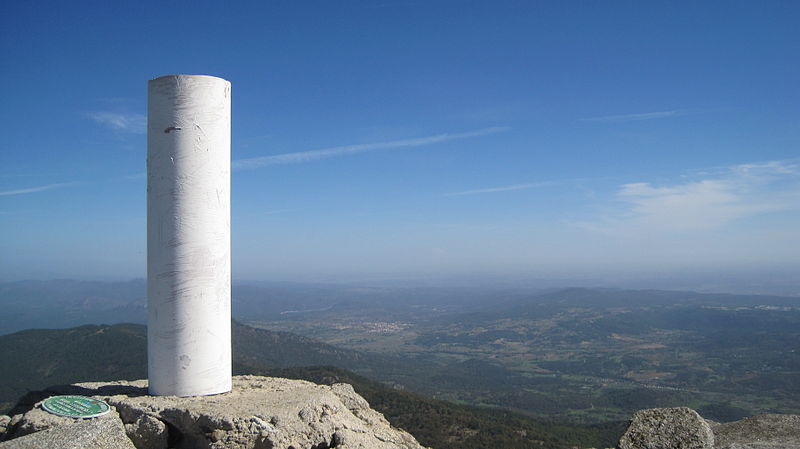 File:Cima del pico Casillas.jpg