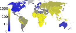 Wereldkaart met sub-Sahara Afrika in verscheidene geeltinten die aangeven waar meer dan 300 gevallen per 100.000 inwoners voorkomen. De VS, Canada, Australië en Noord-Europa zijn afgebeeld in blauwtinten die aantallen van rond de 10 gevallen per 100.000 inwoners aanduiden. Azië is geel, maar niet zo helder, met rond de 200 gevallen per 100.000 inwoners. Zuid-Amerika is donkergeel.