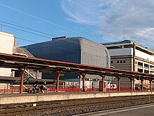 Vue de l'arrière du poste d'aiguillage informatique de Strasbourg, depuis les quais de la gare.