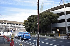 北側は工事中の国立競技場