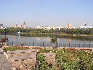 Vue du parc Chtcherbakov (en).