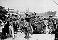 Madero entrando na cidade de Cuernavaca, no México. Francisco I. Madero assumiu logo após Porfírio Díaz se exilar, durante os acontecimentos da Revolução Mexicana.