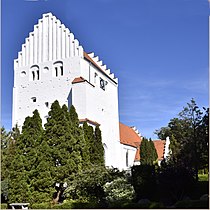 Tranebjerg kirke, befæstet kirketårn, Danmark