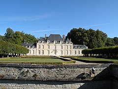 Le château de Saint-Cyr...