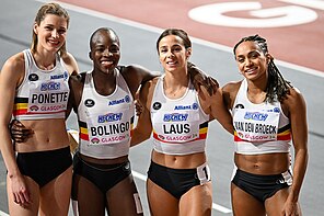 Naomi Van Den Broeck (rechts) bei den Hallenweltmeisterschaften 2024 in Glasgow